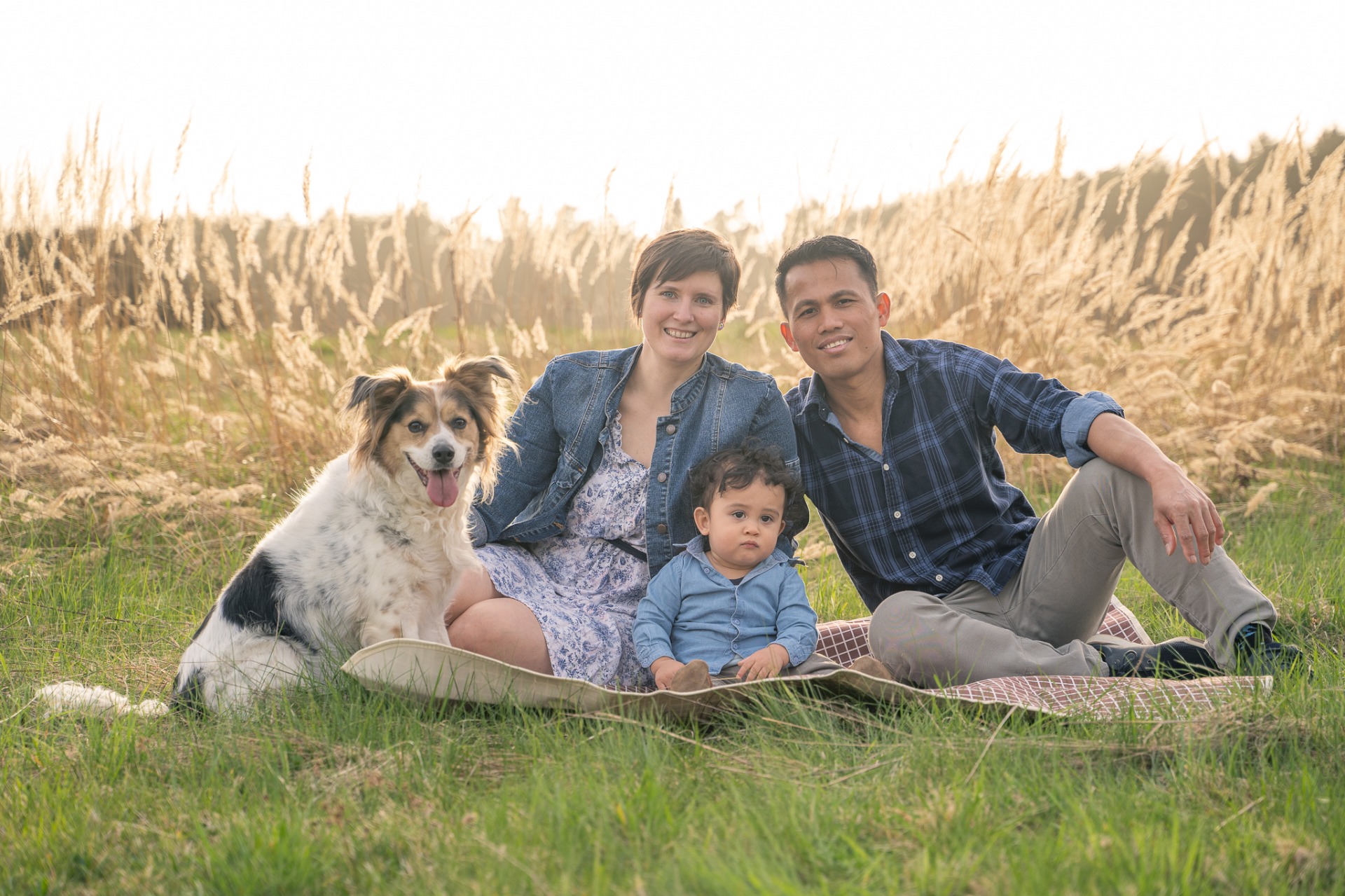 Rodinné focení za městem - v podstatě dokonale sladěné oblečení :)